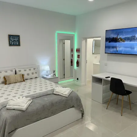 Elegant Spacious Retreat Close To *