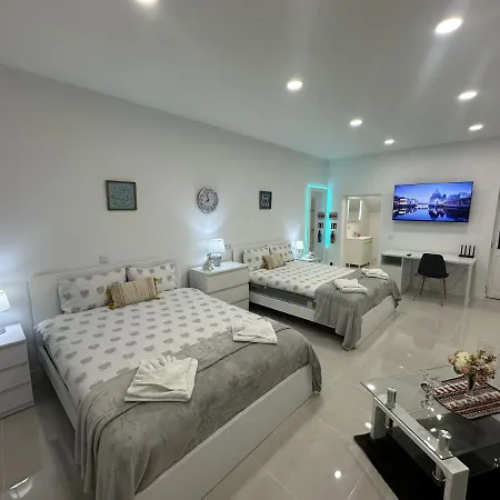 Elegant Spacious Retreat Close To Apartmán *