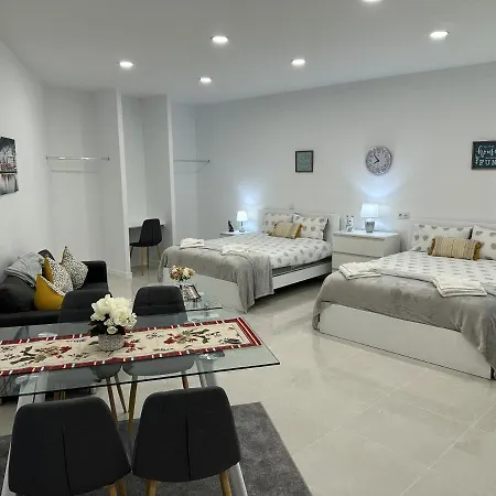 Elegant Spacious Retreat Close To * Funchal (Madeira)