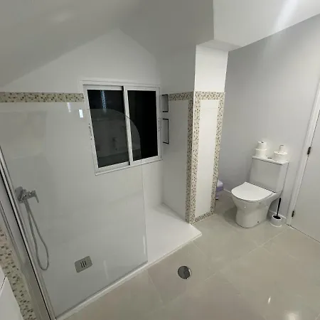 דירה Elegant Spacious Retreat Close To פונשל